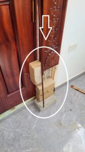 khung cửa gỗ lim bị mối ăn ở hưng hà